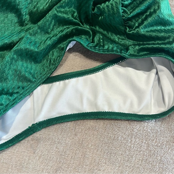 CUPSHE One Piece Swimsuit - Picture 7 of 8